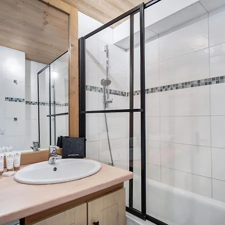 Appartement 6 Personnes Au Centre De 1650, Accès Direct Aux Pistes - Fr-1-563-20 Courchevel